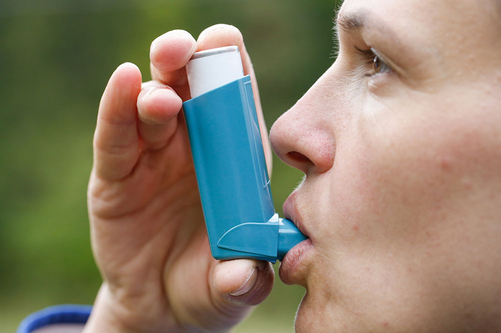 6 Common Symptoms of Asthma and Allergies