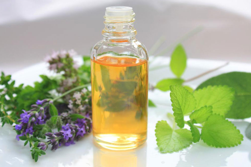 Treat Dry Skin With These Essential Oils